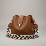 Sac seau cuir synthétique sangle large - Vue 1 - sac seau