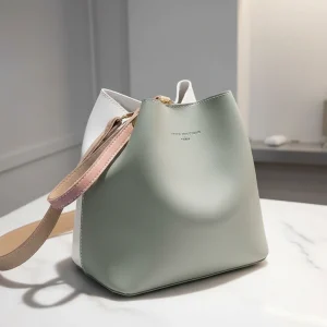 Sac seau urbain bicolore en similicuir - Vue 2 - sac seau